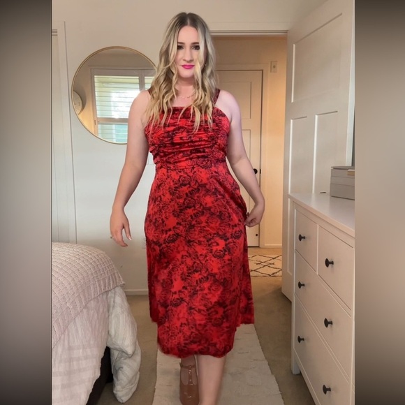 BloomChic Red Rose Dress Size 12 - Picture 1 of 8